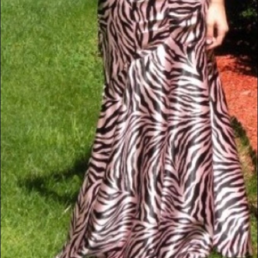 Formal size 4 - Picture 3 of 3
